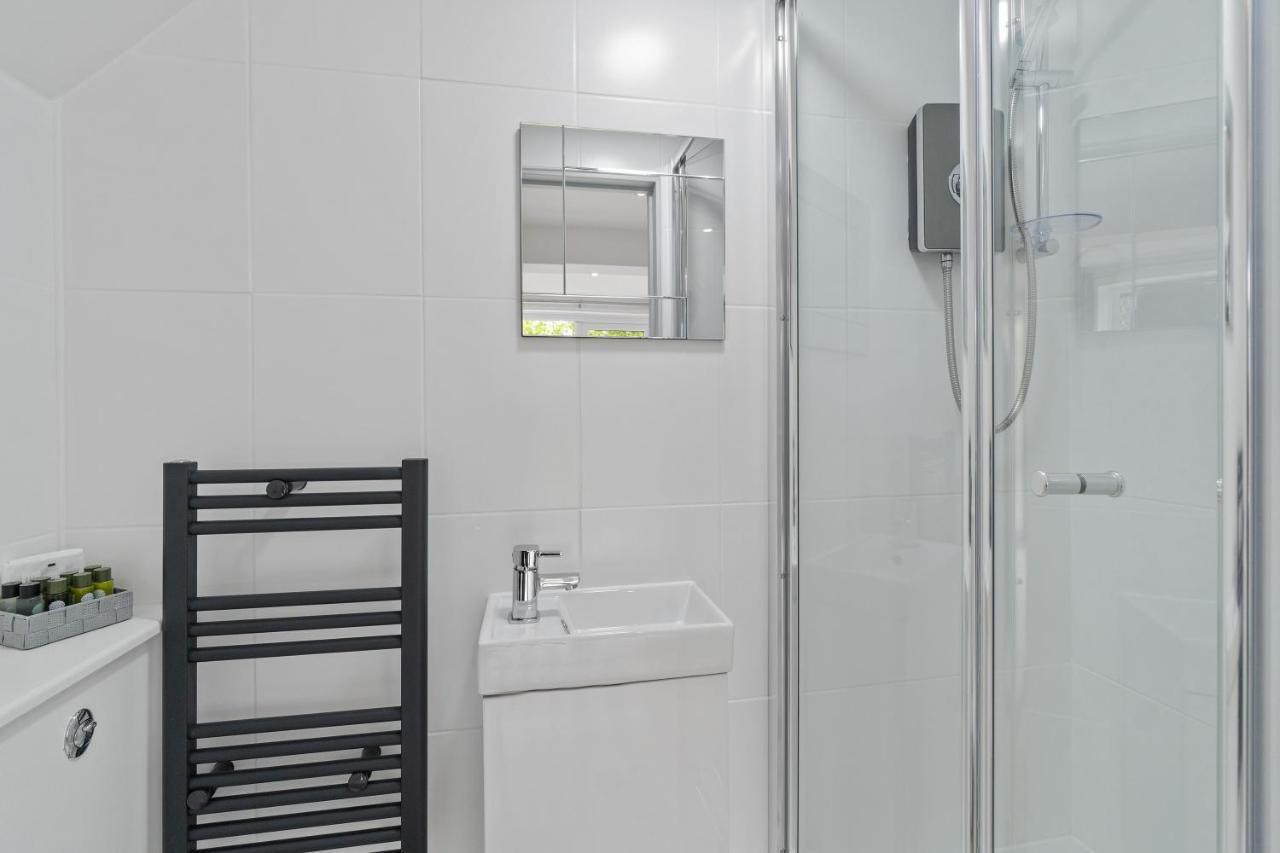 Stunning Contemporary 1 Bedroom En-Suite Annexe Плимът Екстериор снимка